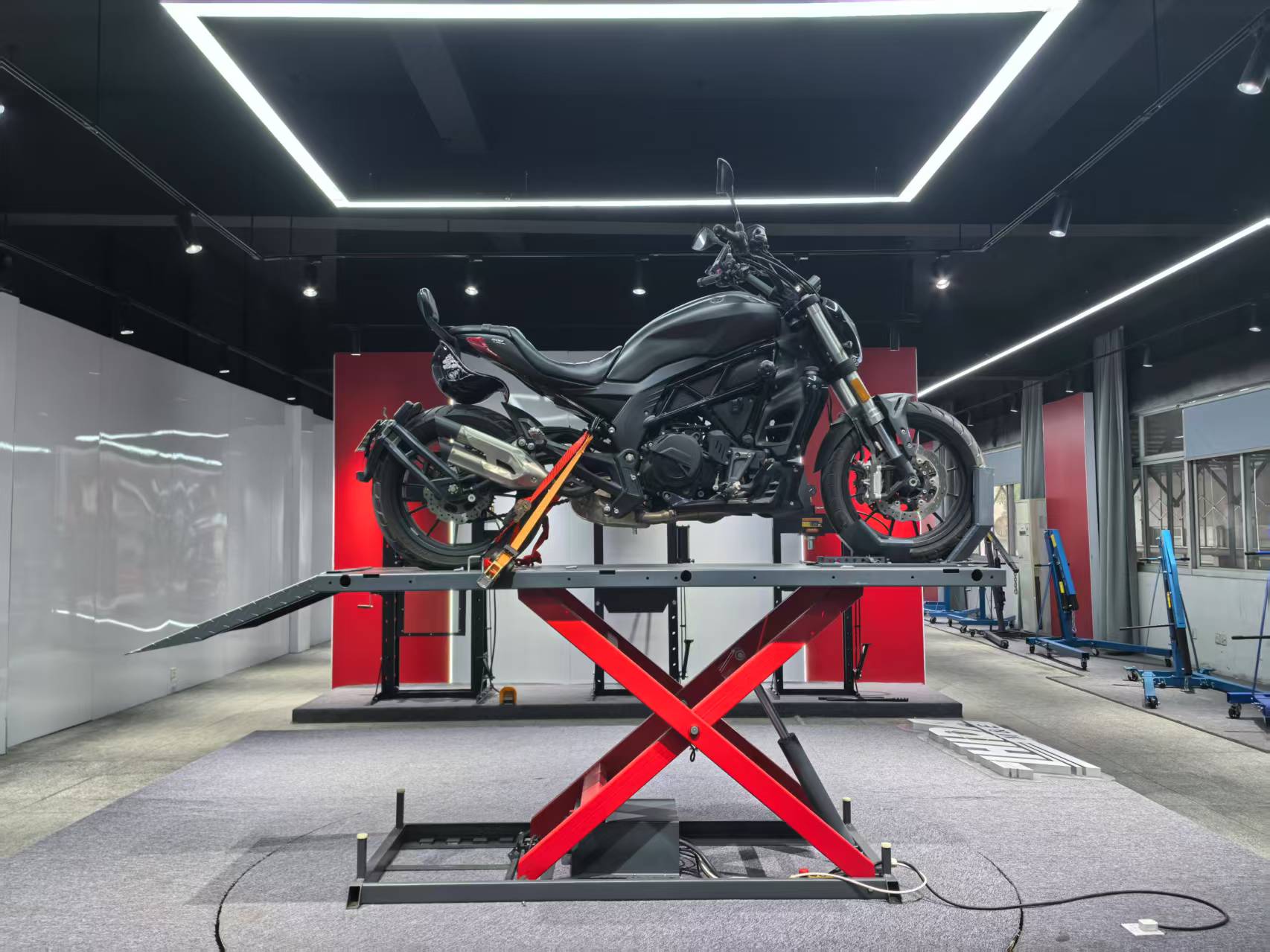 Plateforme élévatrice à ciseaux électrique pour VTT/quads tout-terrain (1500 lb) – Plateforme hydraulique à carrosserie large | MCL4157