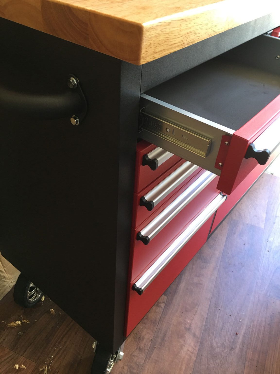 Nouvelle servante d'atelier et établi roulant rouge à 17 tiroirs – Rangement robuste pour garage GA7210RT