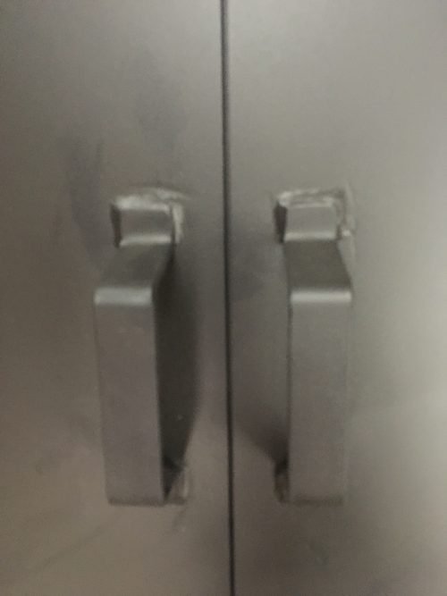 INCINÉRATEUR DE DÉCHETS EN ACIER ROBUSTE AVEC FOYER EXTÉRIEUR – Élimination des déchets industriels avec accès pour chariot élévateur | 214517 