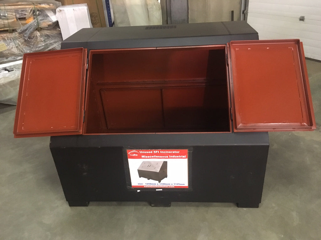 INCINÉRATEUR DE DÉCHETS EN ACIER ROBUSTE AVEC FOYER EXTÉRIEUR – Élimination des déchets industriels avec accès pour chariot élévateur | 214517 