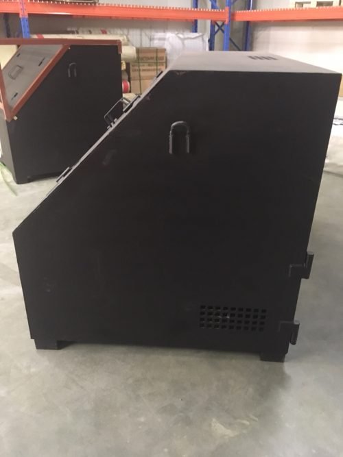 INCINÉRATEUR DE DÉCHETS EN ACIER ROBUSTE AVEC FOYER EXTÉRIEUR – Élimination des déchets industriels avec accès pour chariot élévateur | 214517 