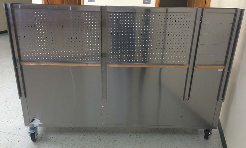 Établi à outils en acier inoxydable 84 pouces – 11 tiroirs, plateau en bois et éclairage LED | 8411D