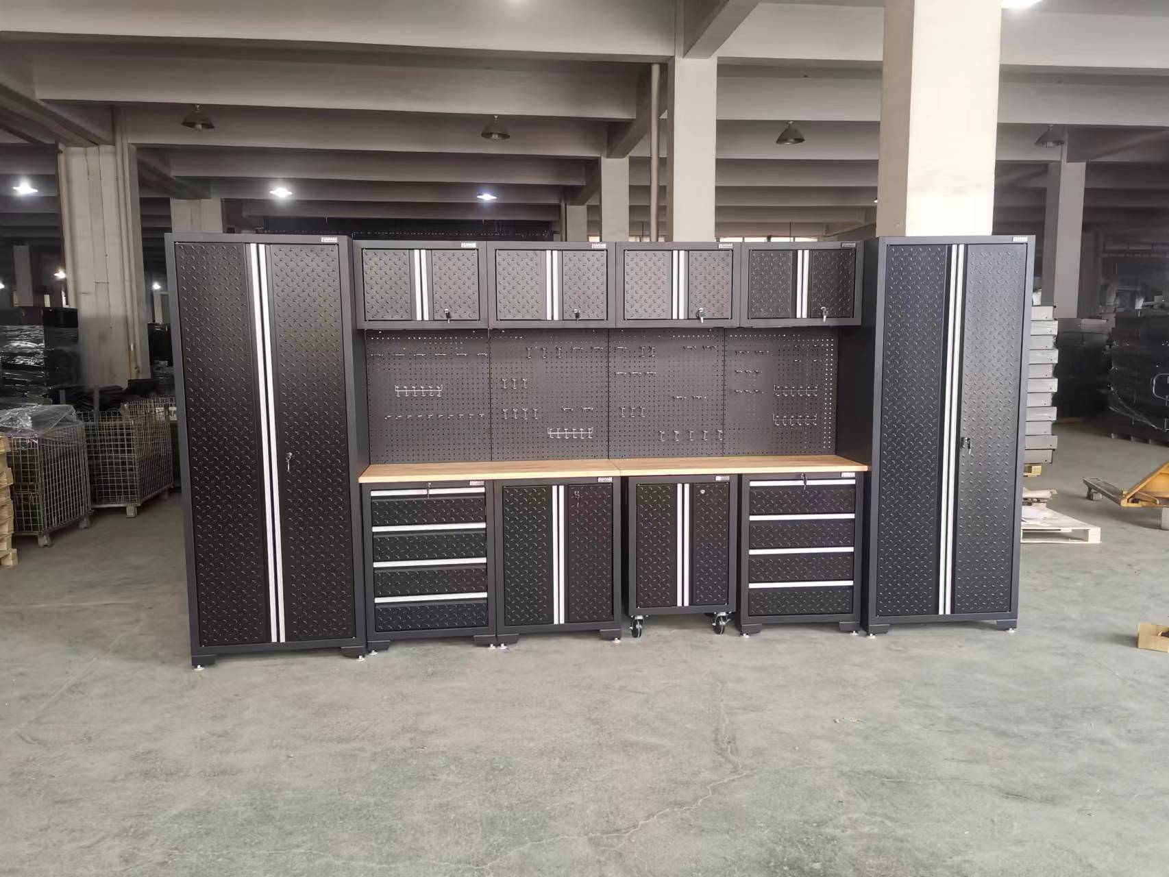 Ensemble d'armoires de garage en tôle larmée de 17 et 13 pièces – Système d'établi et de rangement robuste 