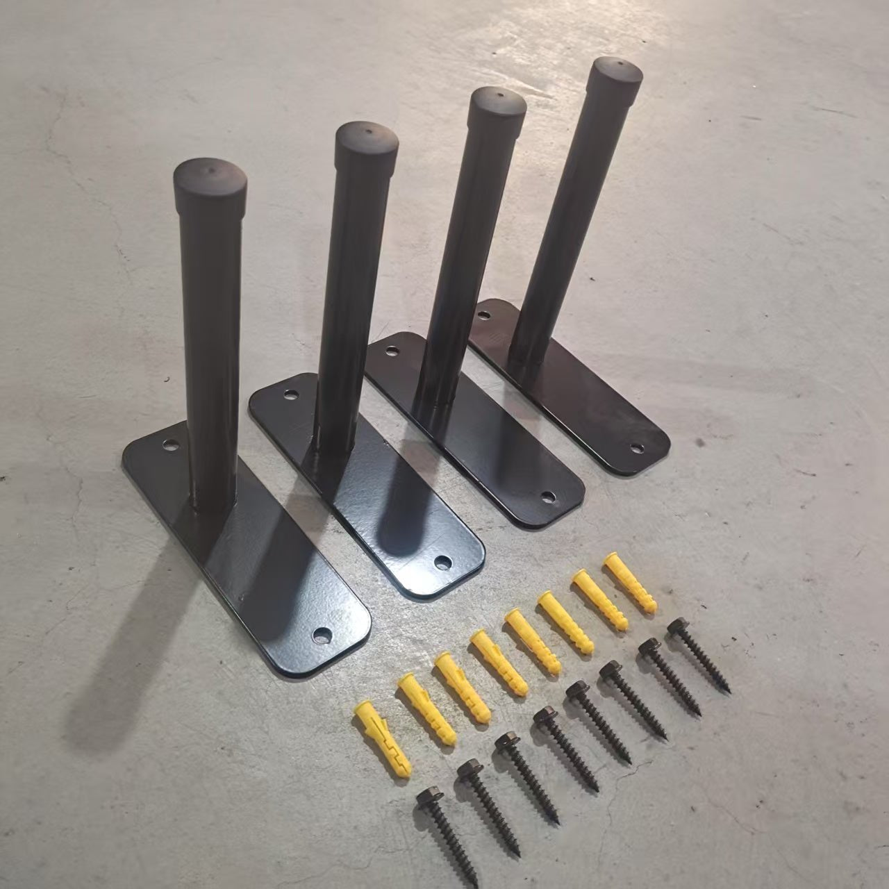 Ensemble de 4 supports de pneus encastrés NEWV – Rangement mural peu encombrant pour pneus et équipement | Modèle TRP4 