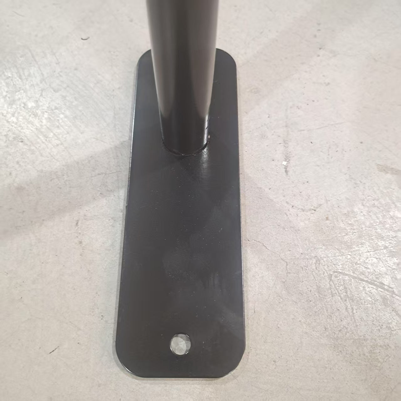 Ensemble de 4 supports de pneus encastrés NEWV – Rangement mural peu encombrant pour pneus et équipement | Modèle TRP4 