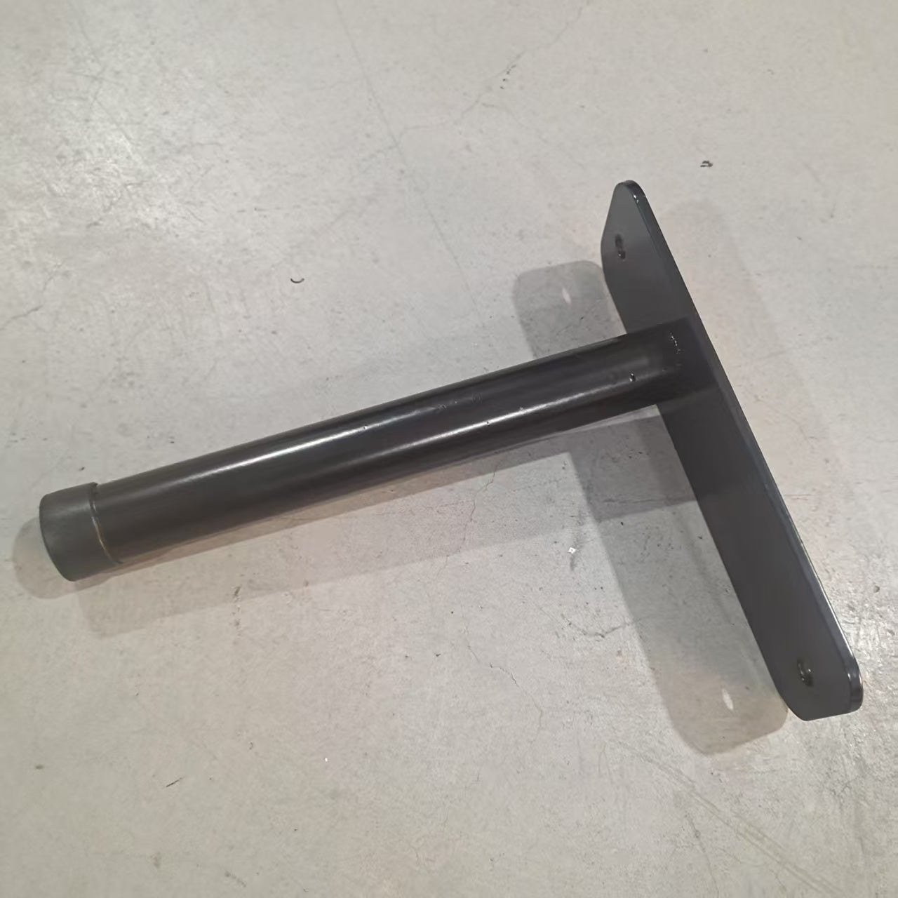 Ensemble de 4 supports de pneus encastrés NEWV – Rangement mural peu encombrant pour pneus et équipement | Modèle TRP4 