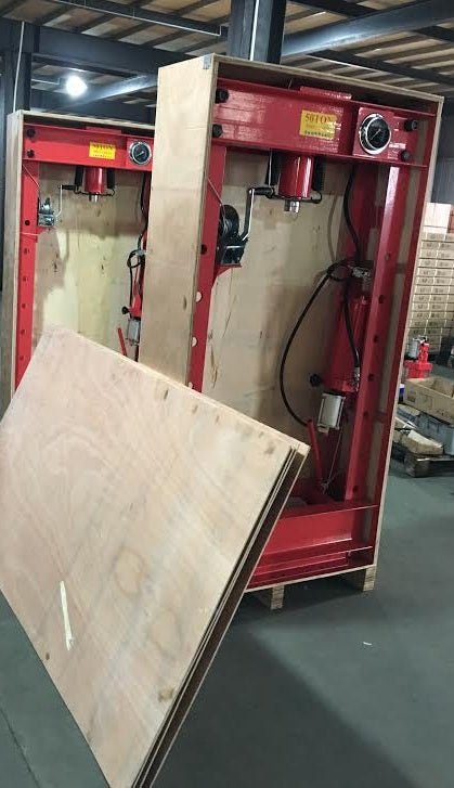 Presse hydraulique d'atelier 50 tonnes – Presse pneumatique à double vitesse avec plateaux porte-outils, capacité de 45 340 kg | Réf. : 50TSHP