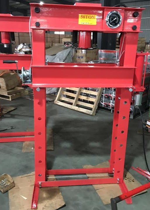 Presse hydraulique d'atelier 50 tonnes – Presse pneumatique à double vitesse avec plateaux porte-outils, capacité de 45 340 kg | Réf. : 50TSHP