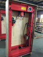 Presse hydraulique d'atelier 50 tonnes – Presse pneumatique à double vitesse avec plateaux porte-outils, capacité de 45 340 kg | Réf. : 50TSHP