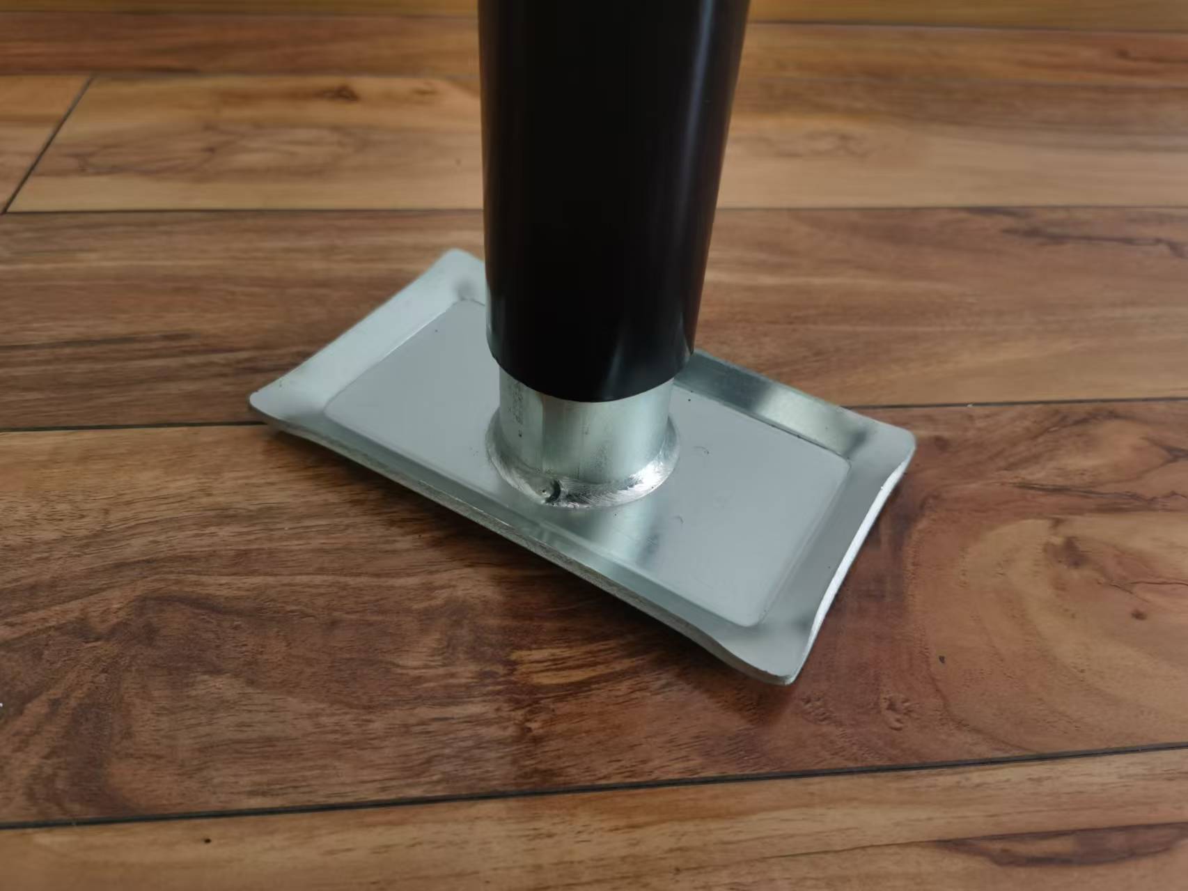 Cric de remorque à cadre en A – à manivelle supérieure avec plaque de base amovible, options 2000 lb et 5000 lb