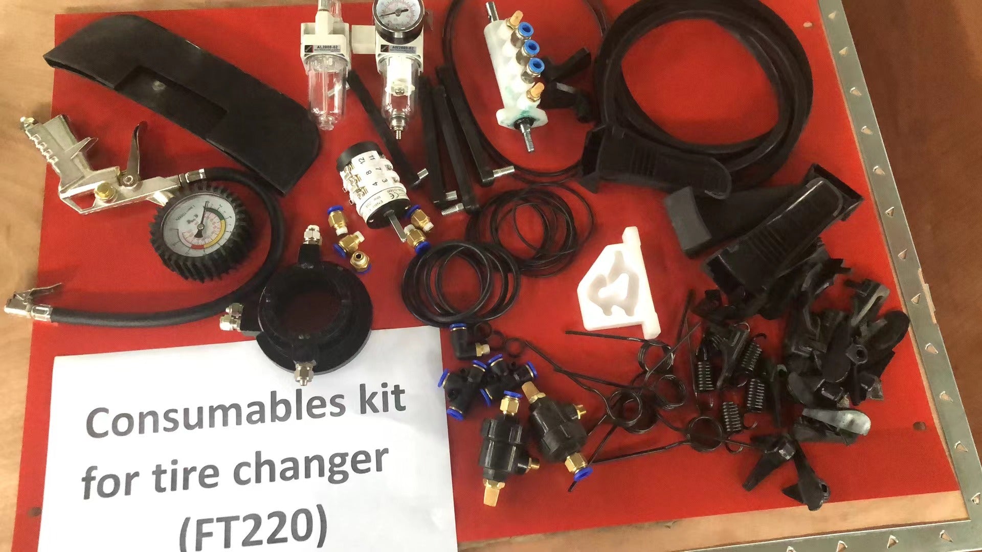 Démonte-pneus Blue Viper FT220 – Usage général 500, moteur 1,5 CV, pneu max. 38 po, détalonneur 5500 lb | Réf. : FT220