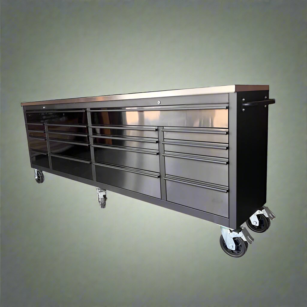 Établi et armoire à outils de luxe en acier inoxydable noir de 2,4 m (8 pi) – Poste de travail mobile, Réf. : GTX2422BSS