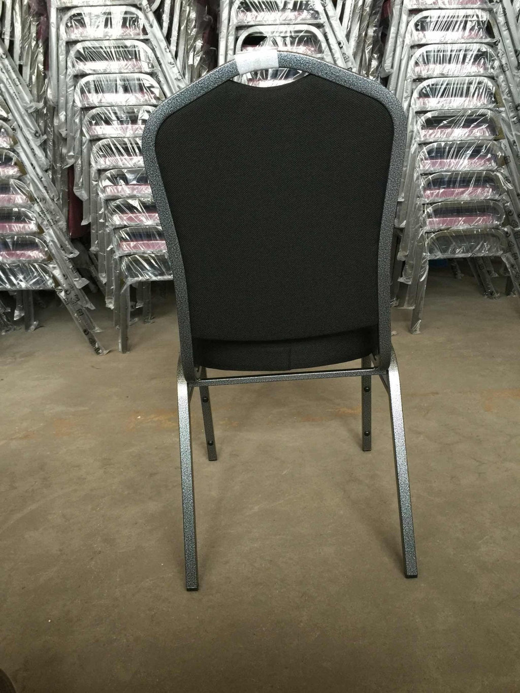 Chaises de banquet commerciales – Sièges empilables pour mariages, églises et événements